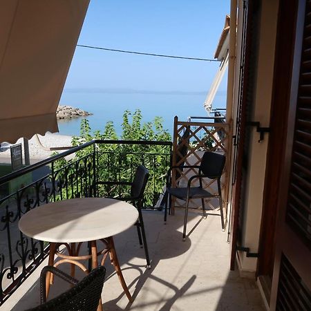 Akrogiali Beach Apartments Esterno foto