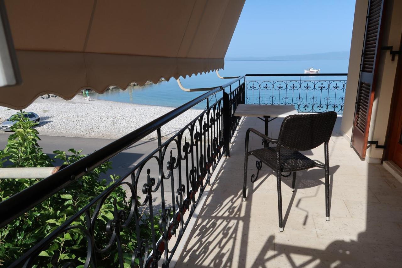 Akrogiali Beach Apartments Esterno foto
