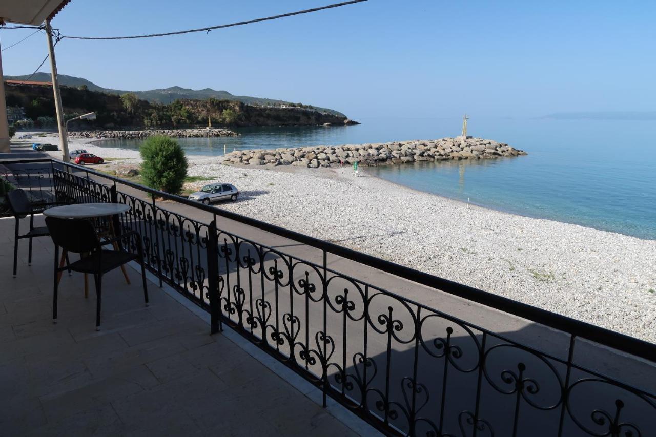 Akrogiali Beach Apartments Esterno foto